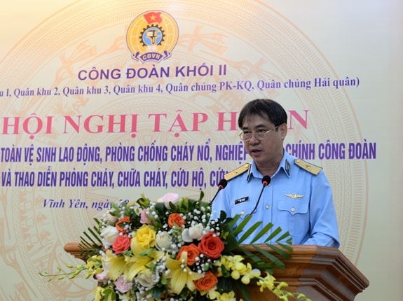 6 cán bộ thuộc Bộ Quốc phòng thôi giữ chức lãnh đạo, chờ nghỉ hưu