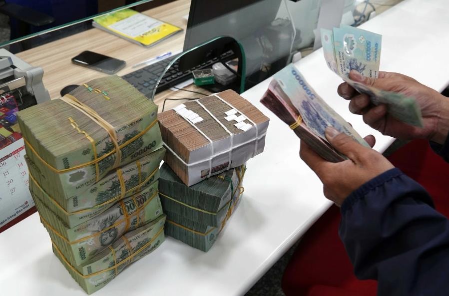 NHNN hút ròng 38 nghìn tỷ đồng, giảm lãi suất tín phiếu xuống dưới 4%