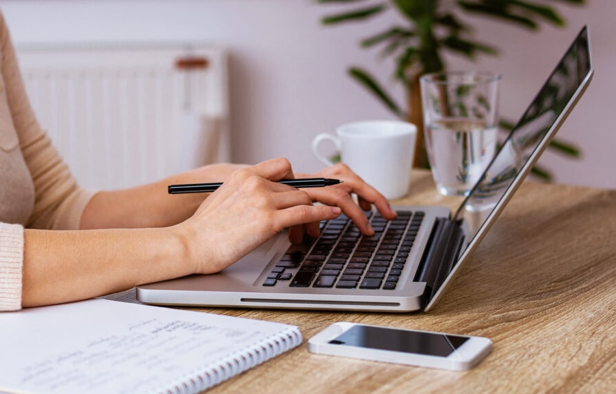 Xu hướng nhà báo phải tự biên tập và những bài học là gì?