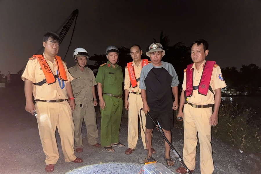 TP HCM: Bắt đối tượng khai thác thuỷ sản trái phép ở sông Đồng Nai