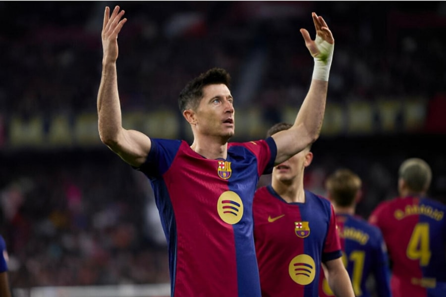 Lewandowski toả sáng, Barca vươn lên chiếm ngôi đầu La Liga 2024/25