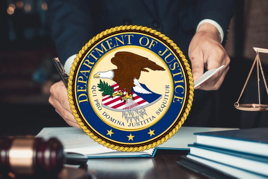 Tổng thống Trump sa thải tất cả công tố viên còn lại thời ông Biden