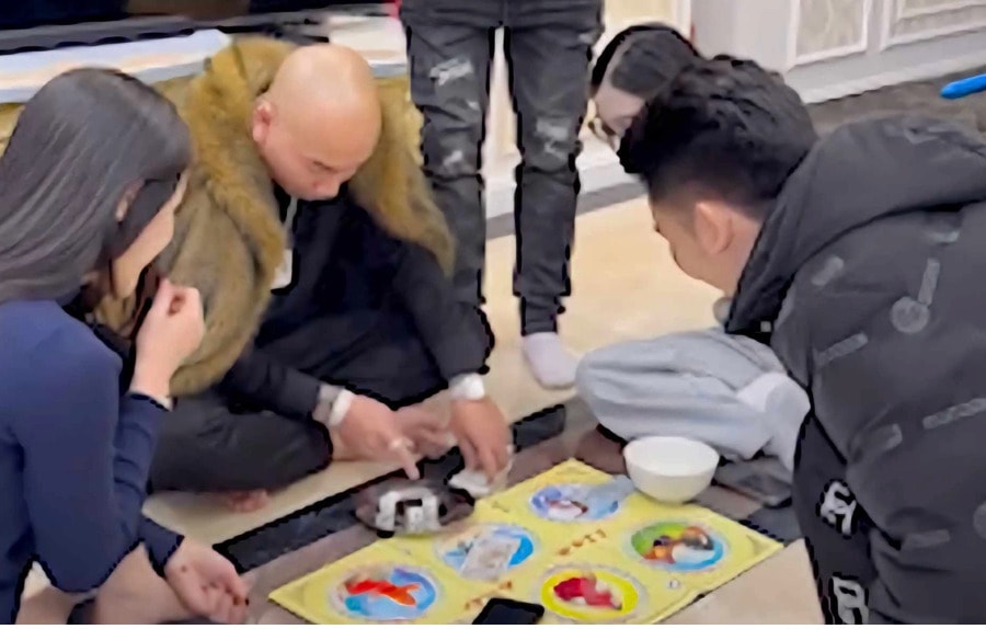 Công an vào cuộc xác minh vụ “giang hồ" mạng Phú Lê đánh bạc