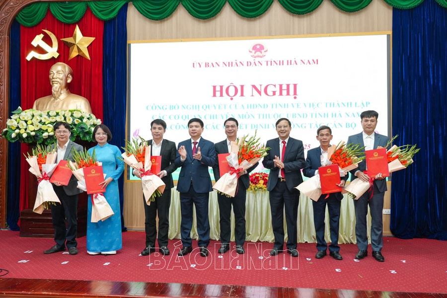 Hà Nam trao quyết định bổ nhiệm cán bộ đối với 5 sở mới