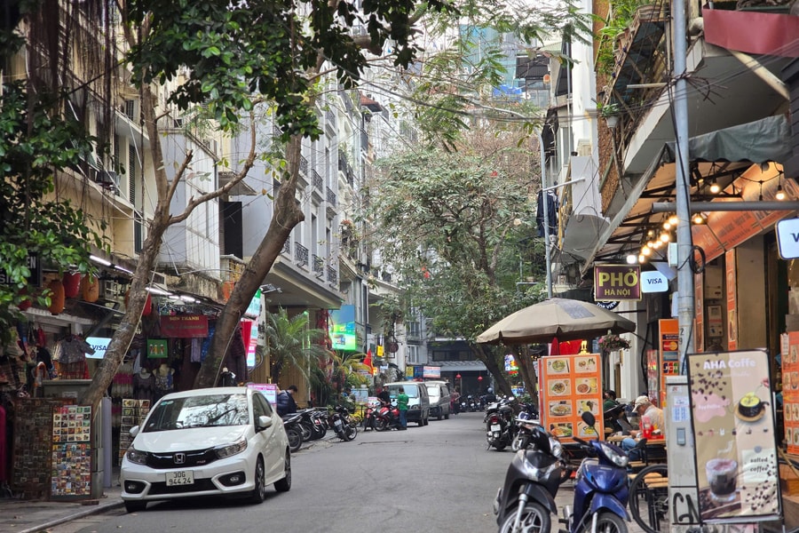 Hà Nội: Cho thuê nhiều vỉa hè, lòng đường cần minh bạch toàn bộ các tuyến phố đủ điều kiện