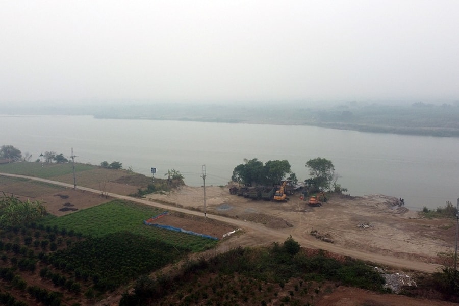 Hà Nội yêu cầu xử lý các bãi chứa, trung chuyển vật liệu trái phép tại Gia Lâm