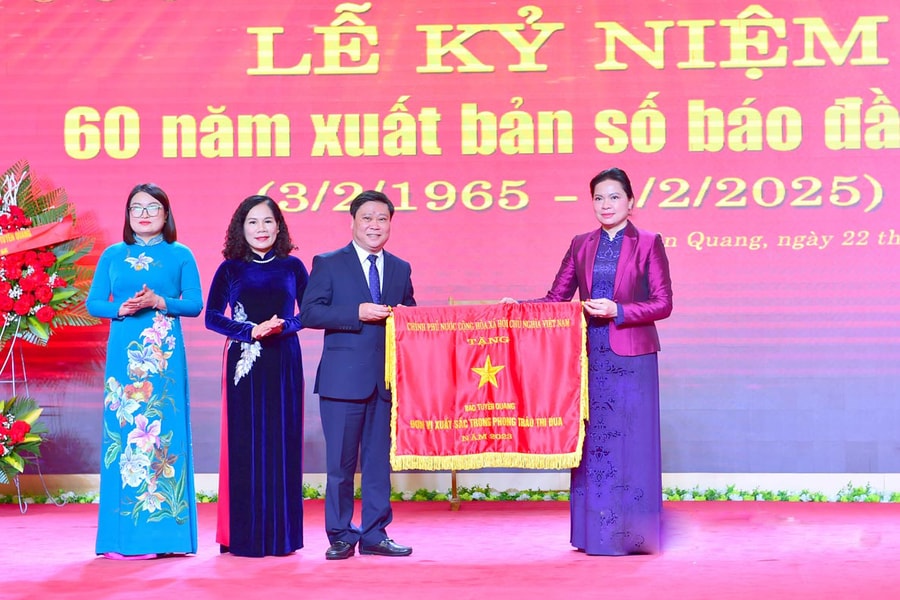 Báo Tuyên Quang kỷ niệm 60 năm xuất bản số báo đầu tiên: Tiếp tục đổi mới để khẳng định vị thế