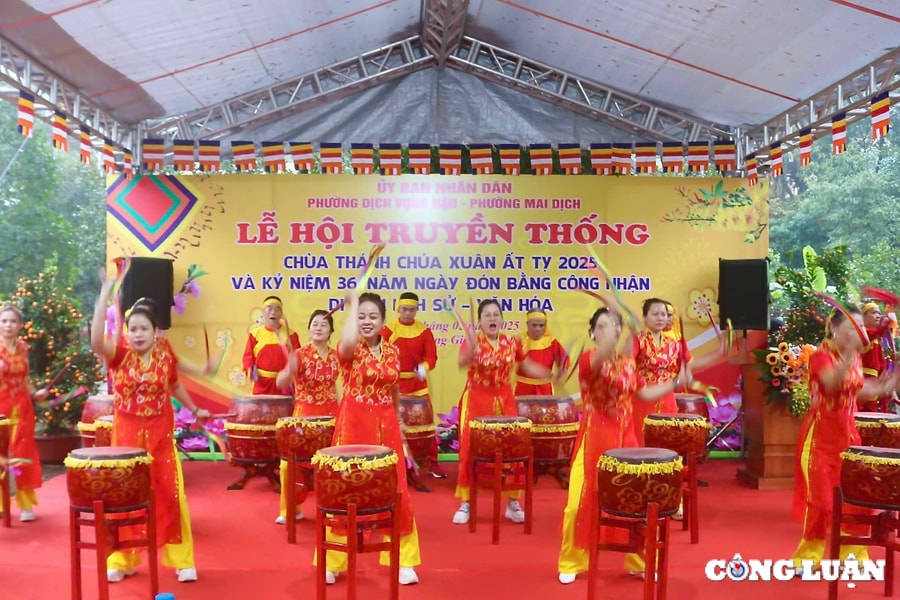 Tưng bừng lễ hội truyền thống chùa Thánh Chúa Xuân Ất Tỵ 2025