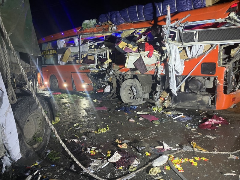 Bắt khẩn cấp tài xế gây tai nạn đặc biệt nghiêm trọng trên QL6