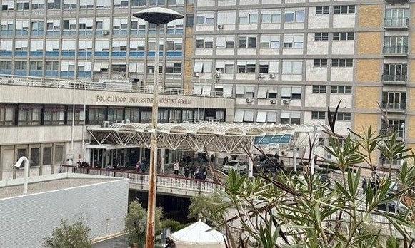 Vatican: Giáo hoàng Francis đang trong tình trạng nguy kịch