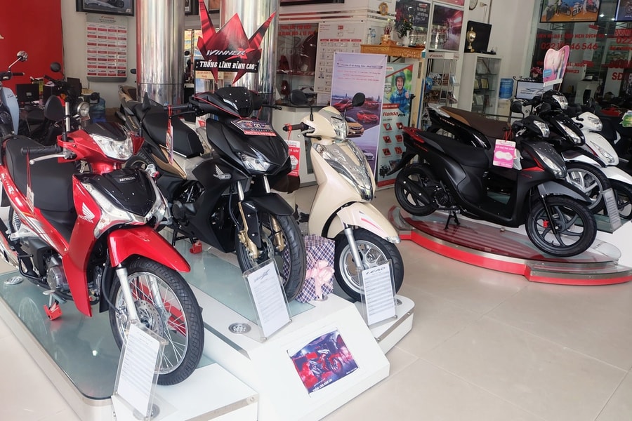 Doanh số lao dốc, xe máy Honda đua nhau giảm giá tại đại lý