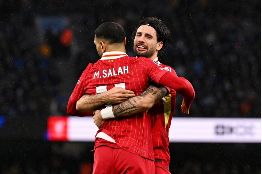 Salah rực sáng, Liverpool đánh bại Man City ngay tại Etihad