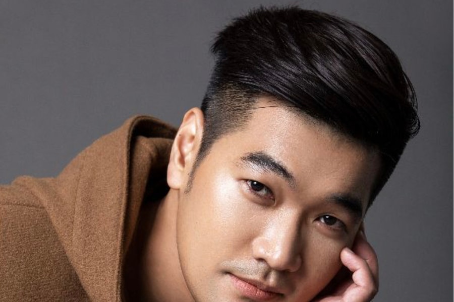 Tạ Quang Thắng ra mắt album mang tên 'Chàng trai với cây guitar'