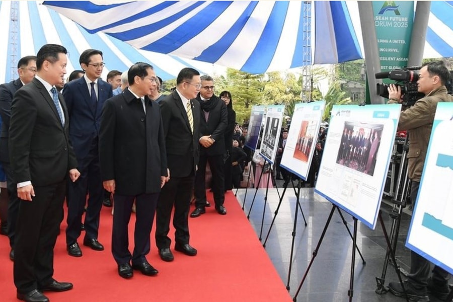 Khám phá về 'Hành trình 30 năm Việt Nam tham gia ASEAN'