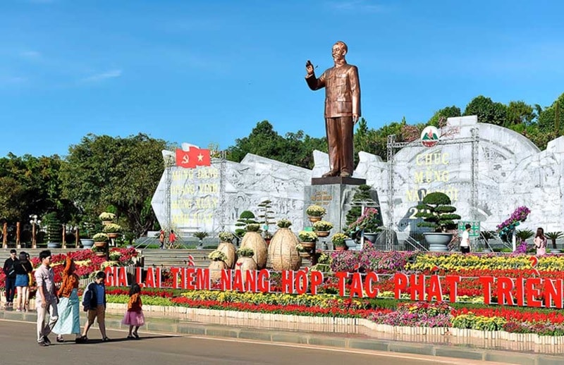 Chương trình nghệ thuật 'Đất nước trọn niềm vui' kỷ niệm 50 năm giải phóng Gia Lai