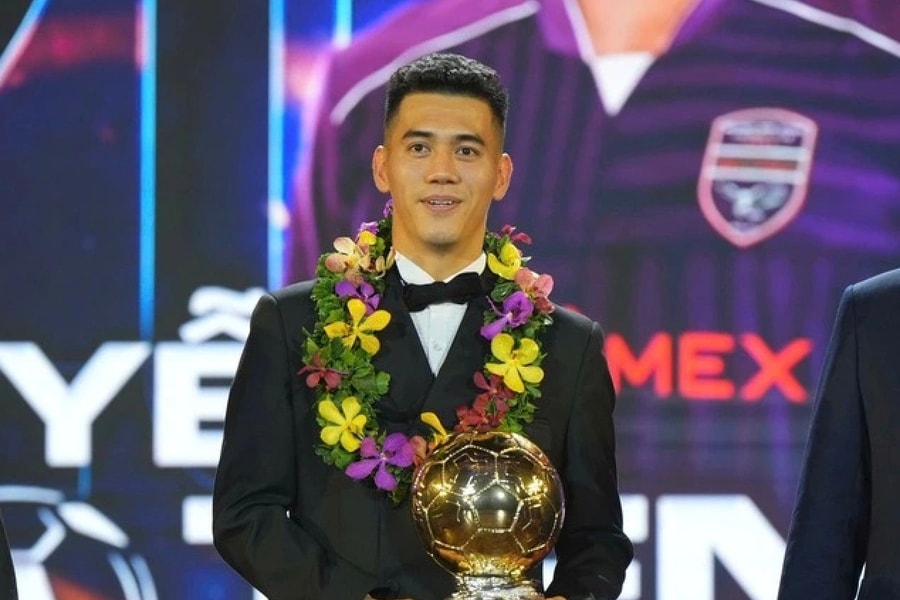 Tiến Linh dùng tiền thưởng Quả bóng Vàng 2024 làm từ thiện