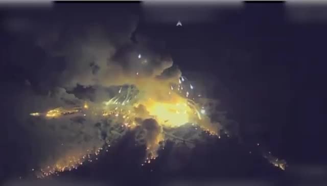 Video kho đạn nhiệt áp của Nga bị phá hủy trong vụ nổ lớn