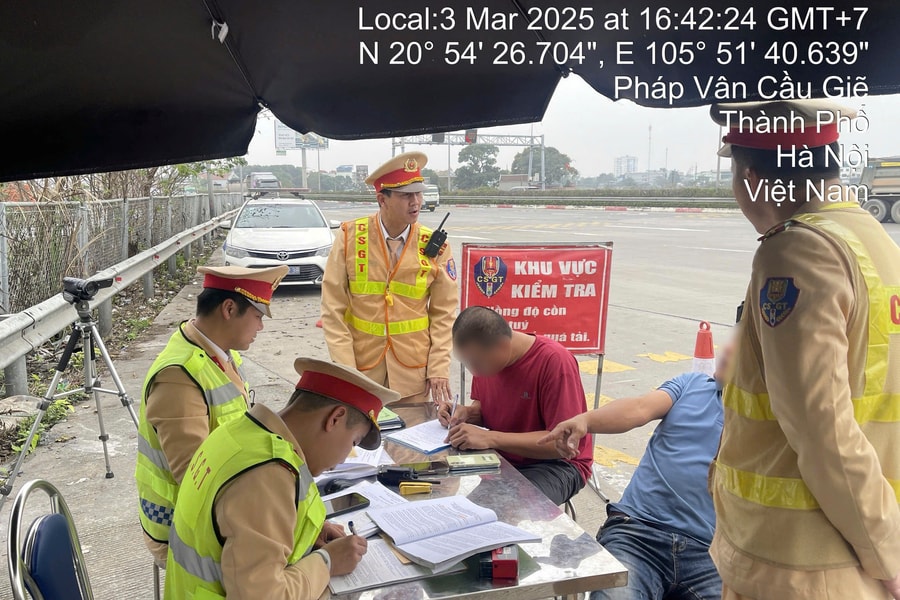 Vi phạm nồng độ cồn gấp 2 lần mức kịch khung, tài xế lái xe container bị phạt 35 triệu đồng