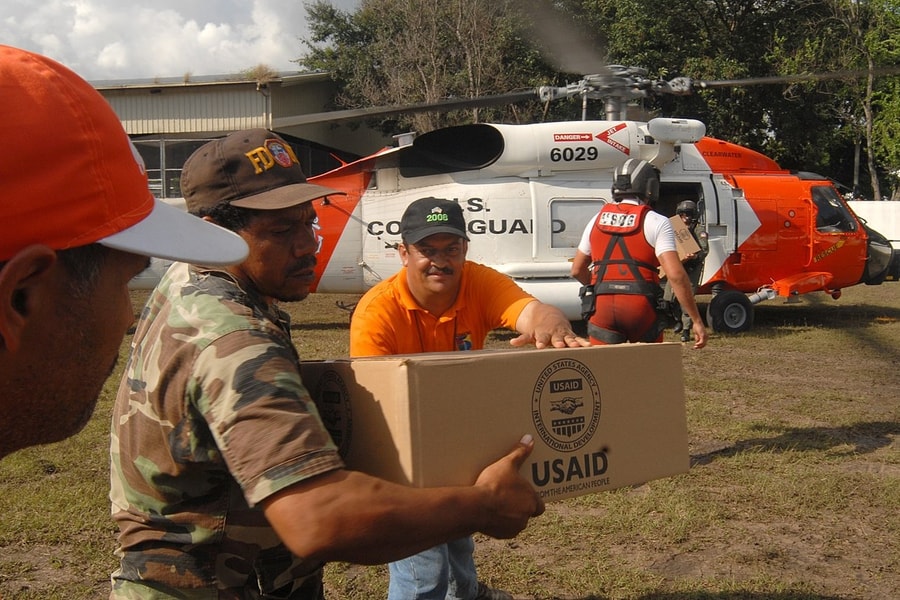 Tòa án Tối cao Mỹ bác lệnh dừng thanh toán viện trợ nước ngoài của ông Trump
