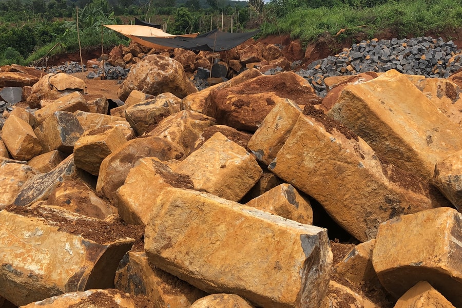 Gia Lai: Sử dụng vật liệu nổ vượt công suất để khai thác đá, một doanh nghiệp bị phạt gần 1 tỷ