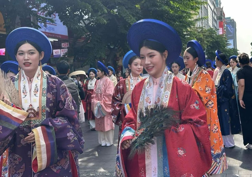 Wall Street English Việt Nam cùng giới trẻ Việt lan toả tình yêu văn hoá dân tộc