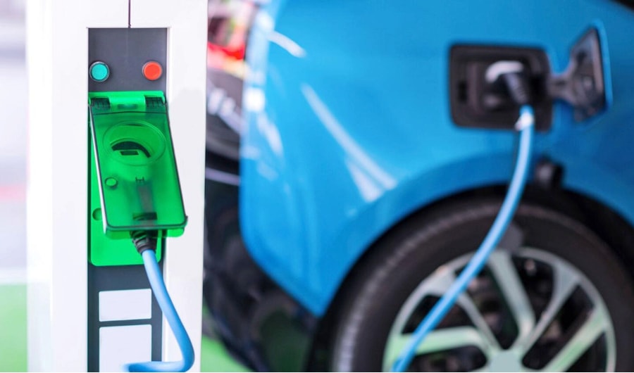 Ưu và nhược điểm của việc chuyển sang xe điện vào năm 2025