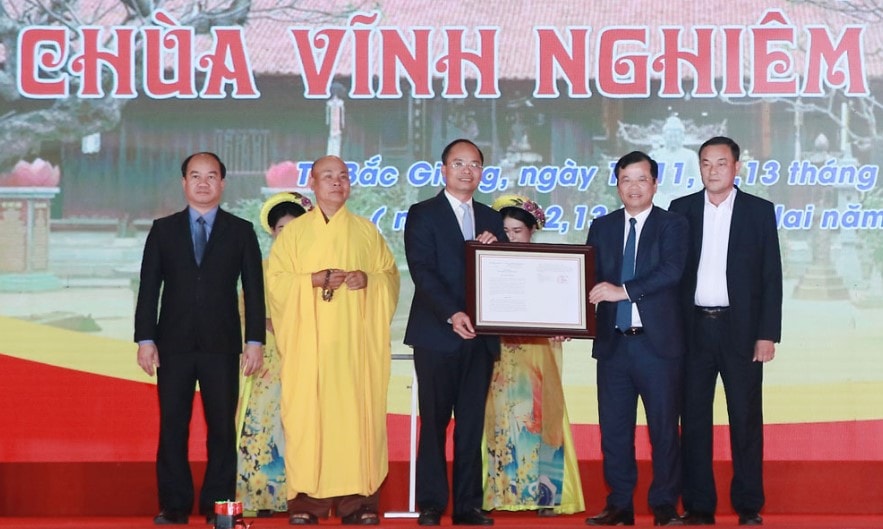 Bộ tượng Tam Tổ Trúc Lâm được công nhận là bảo vật quốc gia