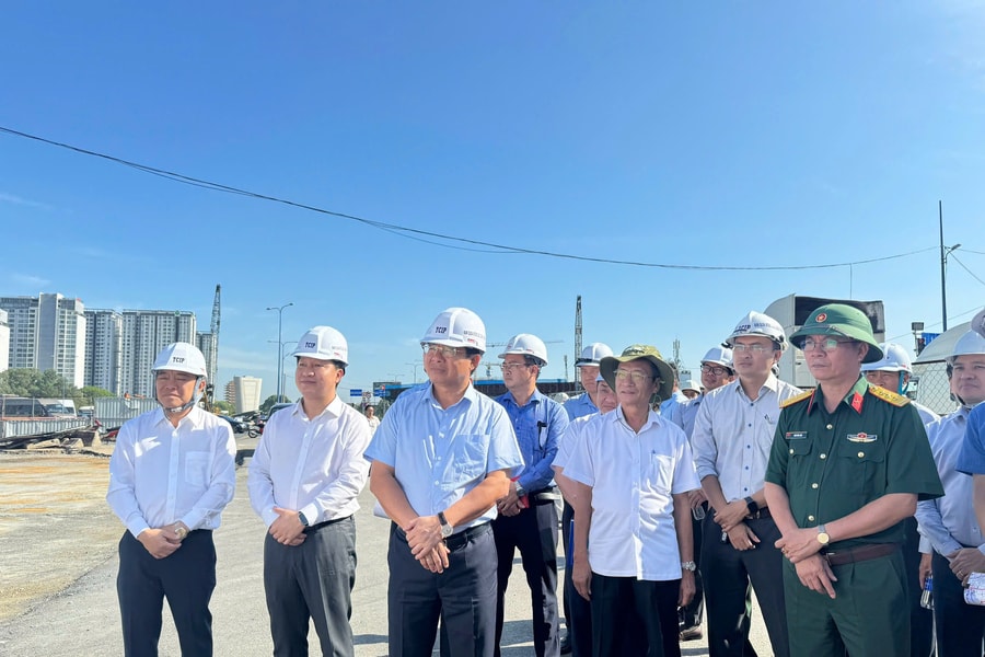 Chủ tịch TP HCM yêu cầu đẩy nhanh tiến độ nút giao hiện đại bậc nhất TP HCM