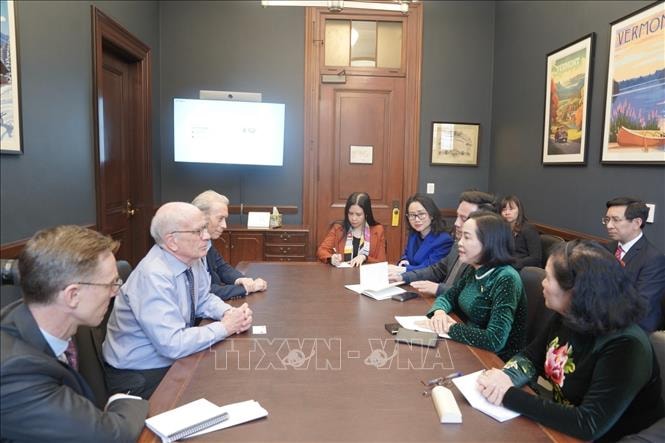 Phó Chủ tịch Quốc hội Nguyễn Thị Thanh gặp các Thượng nghị sỹ Hoa Kỳ