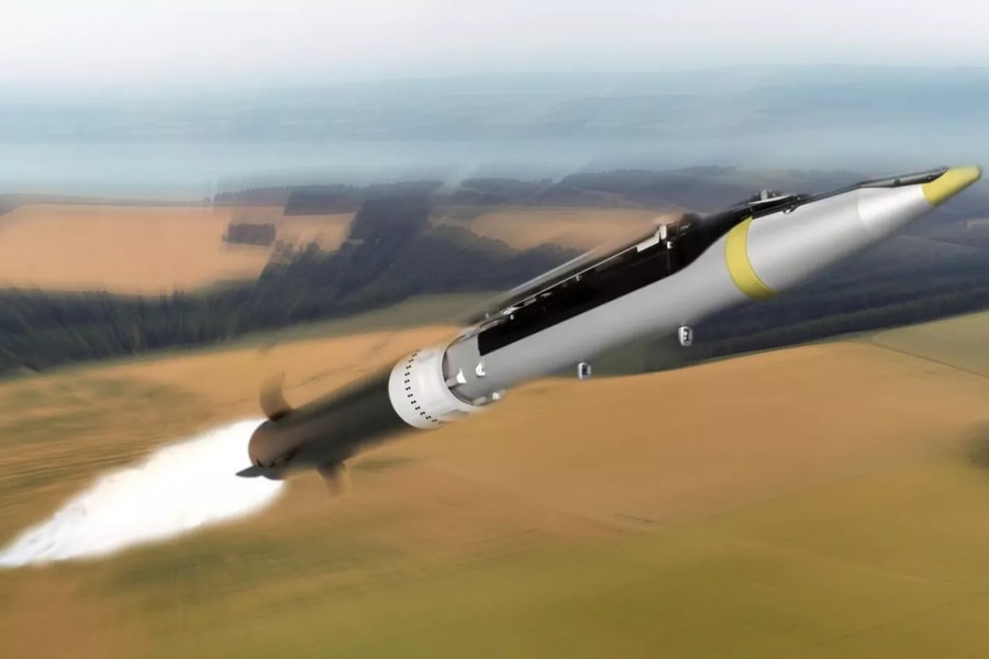 Bom tầm xa của Mỹ hướng đến Ukraine khi nguồn cung ATACMS cạn kiệt