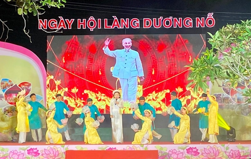 Ngày hội làng Dương Nỗ tôn vinh di sản Chủ tịch Hồ Chí Minh