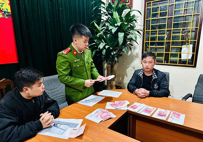 Bắt đối tượng nhập cảnh vào Việt Nam để lưu hành tiền giả