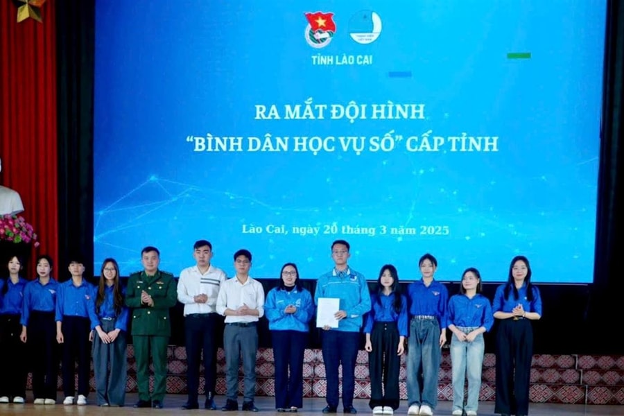 Lào Cai ra mắt đội hình “Bình dân học vụ số” của giới trẻ