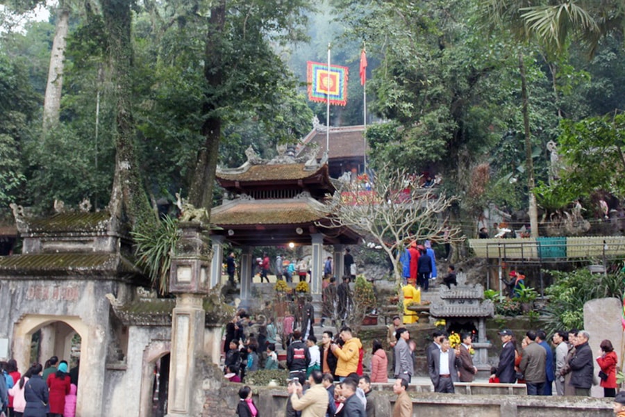 Nóng chuyện trùng tu di tích từ sự việc của đền Đuổm