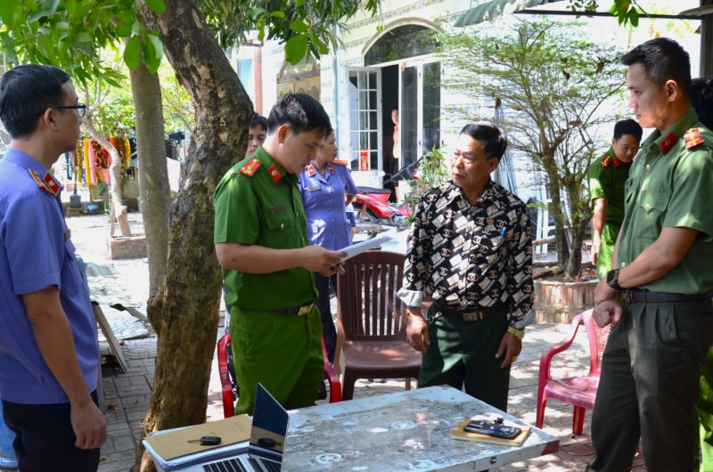 Bắt đối tượng sử mạng xã hội Facebook, Youtube, Tiktok để xúc phạm, bôi nhọ cơ quan chức năng