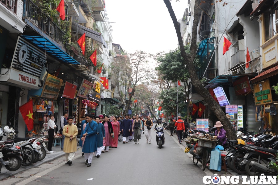 Phương tiện di chuyển trong khu vực phố cổ Hà Nội với vận tốc tối đa 30km/h