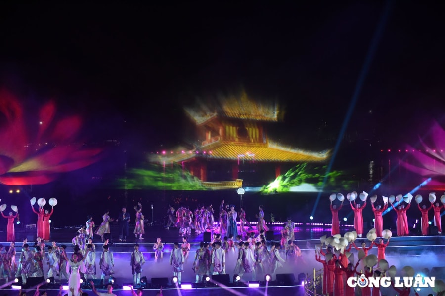 Hoành tráng Lễ khai mạc Năm Du lịch Quốc gia - Huế 2025