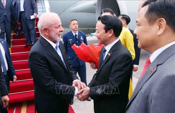 Tổng thống Brazil Luiz Inácio Lula da Silva bắt đầu thăm cấp Nhà nước tới Việt Nam