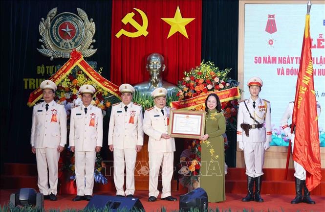 Xây dựng lực lượng Cảnh vệ trong sạch, vững mạnh, chính quy, tinh nhuệ, hiện đại