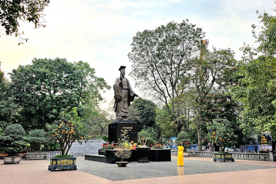 Người dân mong chờ diện mạo mới của vườn hoa Lý Thái Tổ