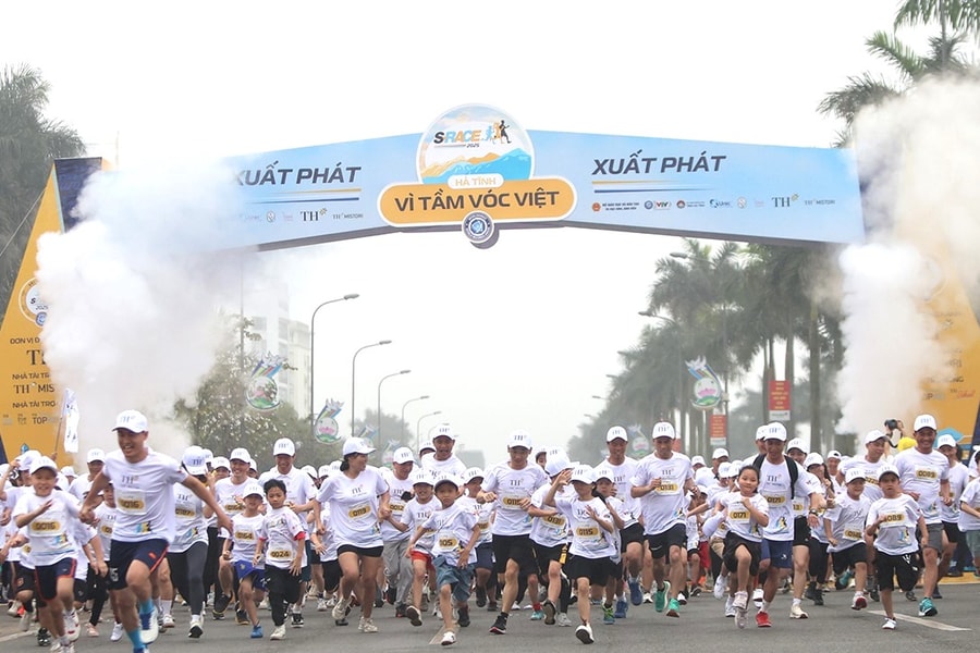 Hơn 10.000 vận động viên tham gia S-Race Hà Tĩnh 2025, cổ vũ phong trào thể thao học đường