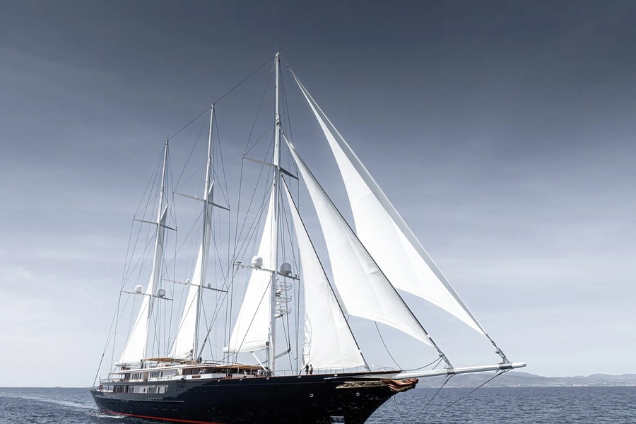 Cận cảnh siêu du thuyền 500 triệu USD, nơi sẽ tổ chức đám cưới của tỷ phú Jeff Bezos