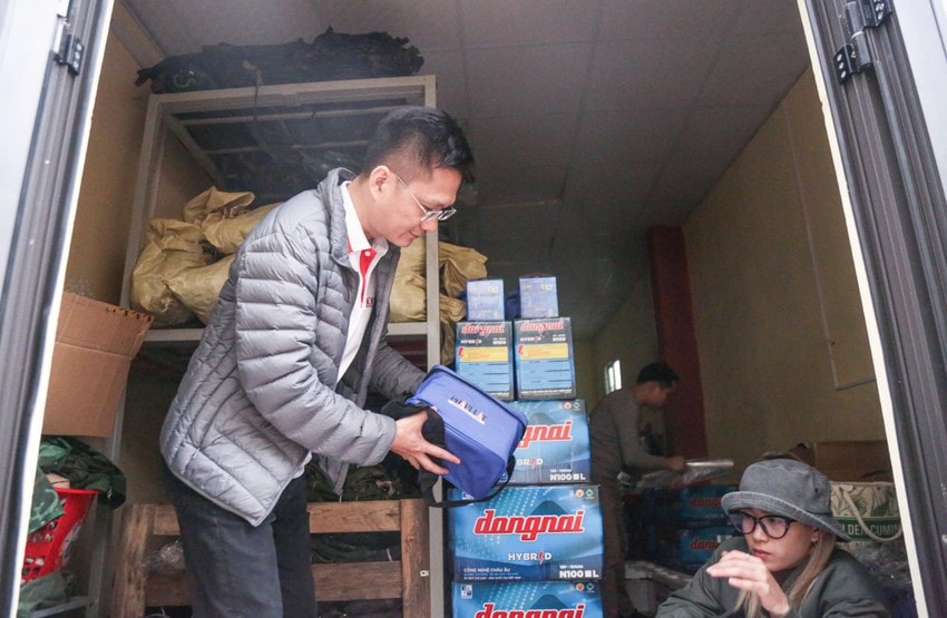 Báo Pháp Luật TP.HCM tiếp lửa ngư dân Hải Phòng bằng chương trình ý nghĩa