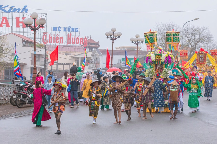 Huế: Nét văn hóa truyền thống độc đáo có tại Lễ hội điện Huệ Nam