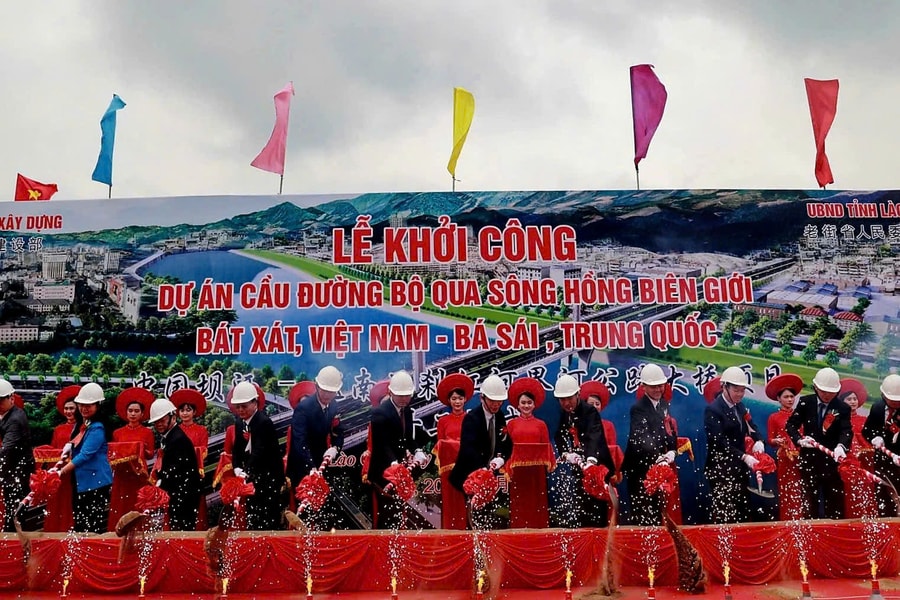 Lào Cai khởi công cầu biên giới Bản Vược - Bá Sái