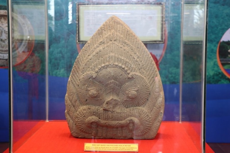 Phù điêu Kala Núi Bà ở Phú Yên là bảo vật quốc gia