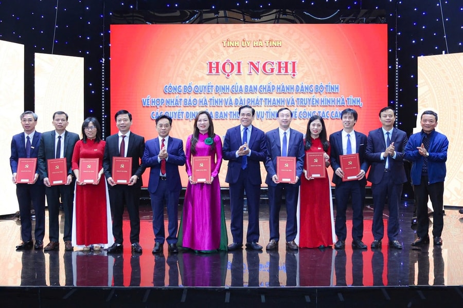 Ông Nghiêm Sỹ Đống được bổ nhiệm giữ chức vụ Tổng Biên tập Báo Hà Tĩnh sau hợp nhất