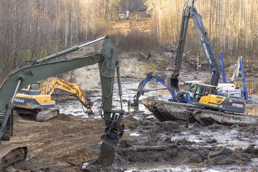 Tìm thấy thi thể của ba trong bốn lính Mỹ vụ thiết giáp bị chìm ở Lithuania