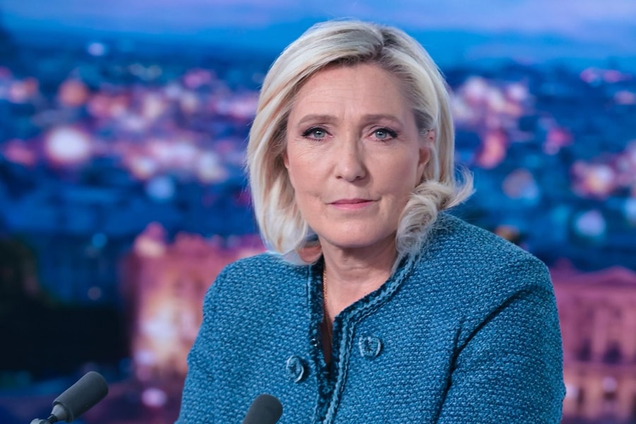 Tranh cãi gay gắt sau khi lãnh đạo cực hữu Pháp Le Pen bị cấm tranh cử