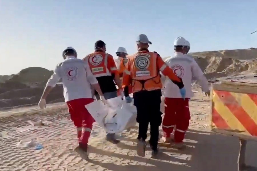 Liên hợp quốc cho biết thi thể của các bác sĩ Palestine được tìm thấy từ một ngôi mộ ở Gaza